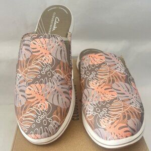 Clarks Cloud Steppers Breeze Shore Slides  Women shoes Size 9